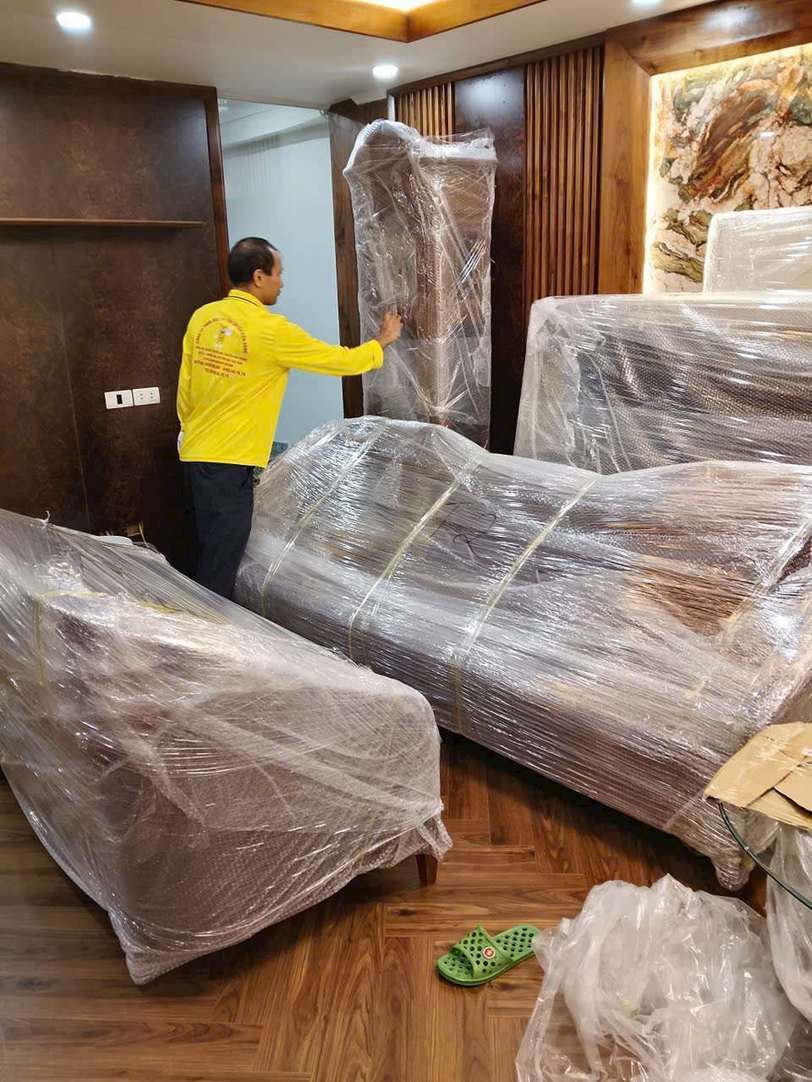 Bọc bảo vệ nội thất khi chuyển nhà trọn gói